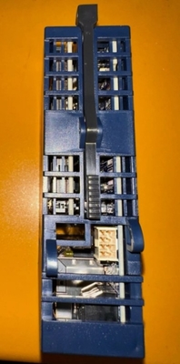 IC695CPE305 GE Melakukan kontrol waktu nyata dari proses mesin dan sistem penanganan bahan
