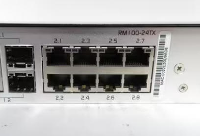 Sakelar Ethernet Emerson RM100-24TX KJ1611X1-FD1 12P4473X012 yang Dapat Dipasang di Rak