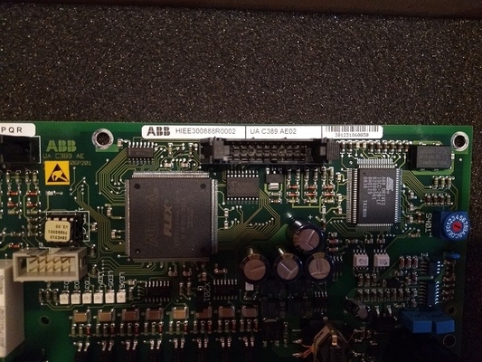 UAC389AE02 Perangkat ABB UA C389 AE01 Modul Prosesor Kontrol Suku Cadang PLC HIEE300888R0002